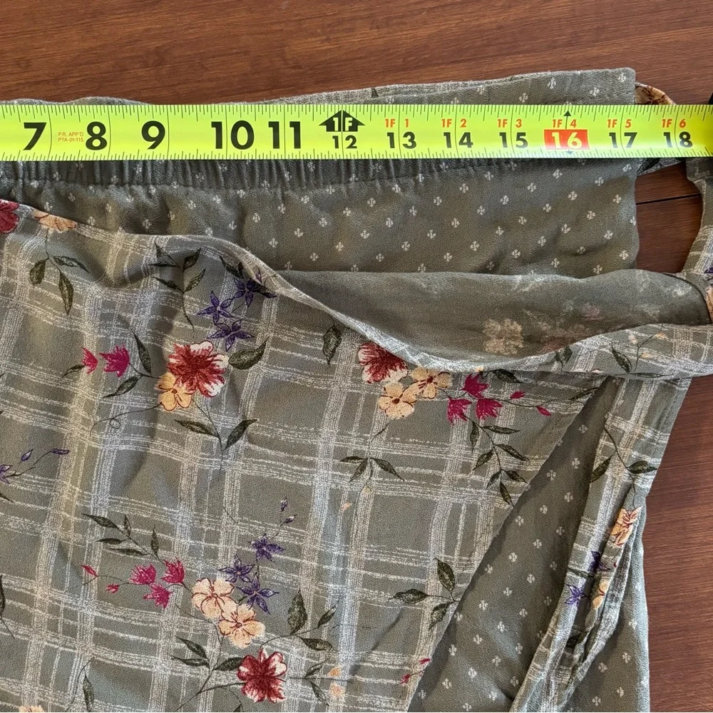 90s wrap skirt, floral and plaid size small - Picture 6 of 9